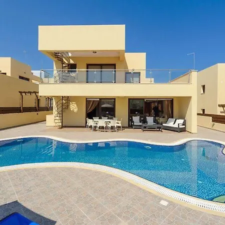 Seafront Luxury 4* Protaras