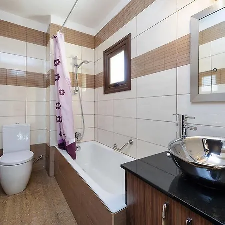 Seafront Luxury Hotell Protaras