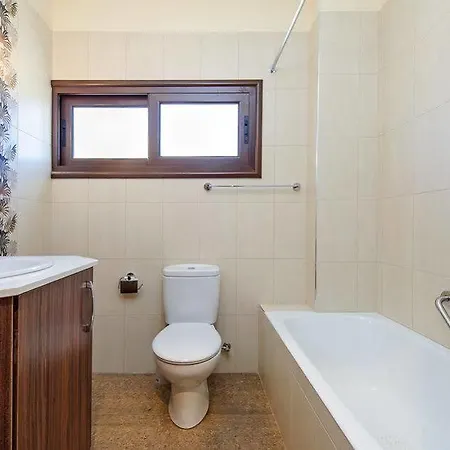 Seafront Luxury Hotell 4*