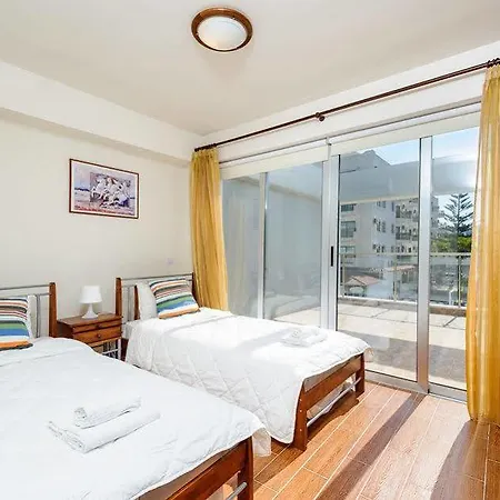 Seafront Luxury Hotell 4*