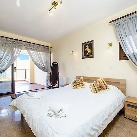 Seafront Luxury 4*