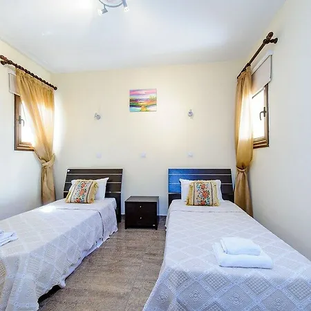 Hotell Seafront Luxury Protaras
