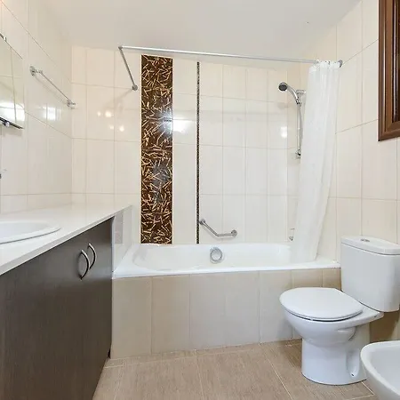 Seafront Luxury Hotell 4*